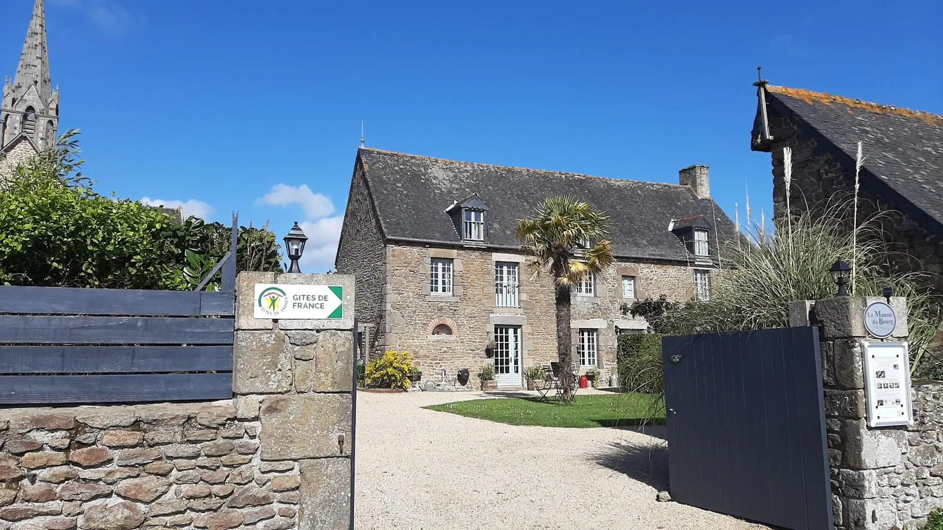 Le Puits, 19C House In The Grounds Of The Manor Villa Saint-Helen 0*,
